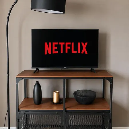 Апартаменты Modern In The Heart Of Browary Warszawskie, Beautiful View And Free Netflix Варшава